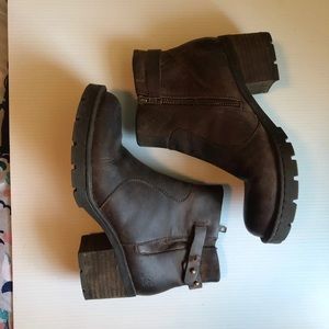 Born boots